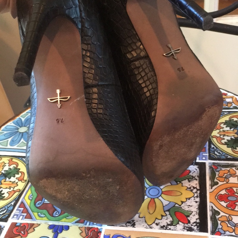 Pour La Victoire black Snakeskin heels - Picture 6 of 6